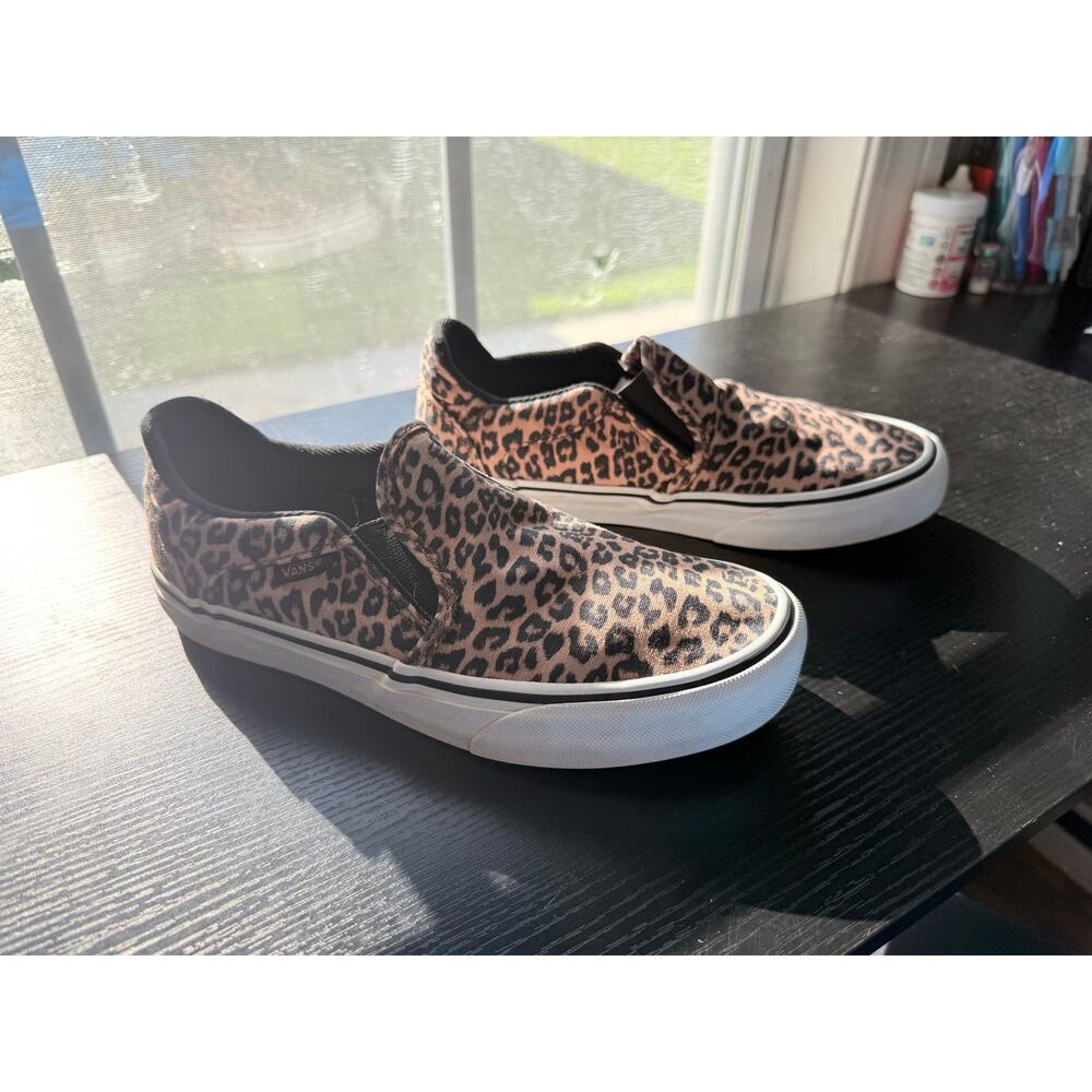 Vans Classic Slip-On Leopard Print Women’s Size 7 Deluxe Comfort Sneakers - Picture 3 of 7